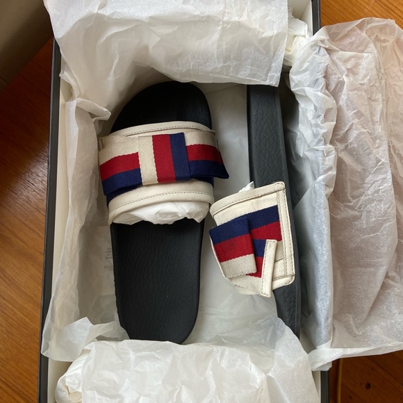 Gucci Shoes - Womens size 7 Gucci slides
